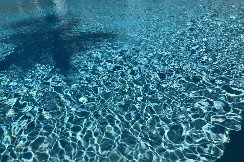 Apartment 2 Bedrooms, 15 Min Walk To Beach, Ac, Pool & Fiber Internet In A Quiet, Private Gated Domain 5Kms To St Tropez Cogolin