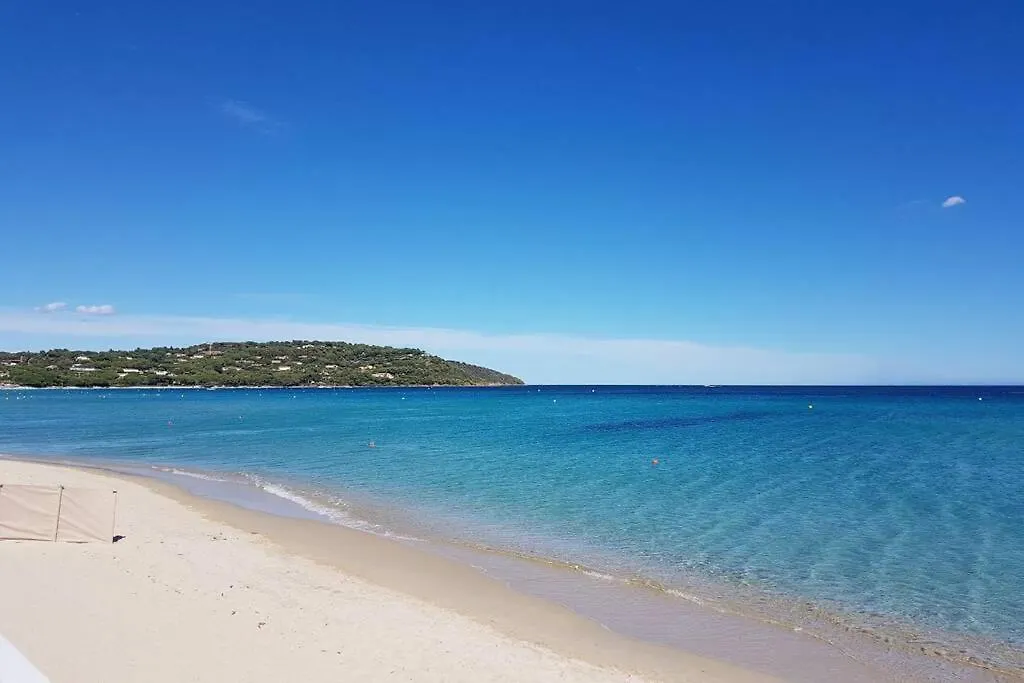 2 Bedrooms, 15 Min Walk To Beach, Ac, Pool & Fiber Internet In A Quiet, Private Gated Domain 5Kms To St Tropez Cogolin Apartment