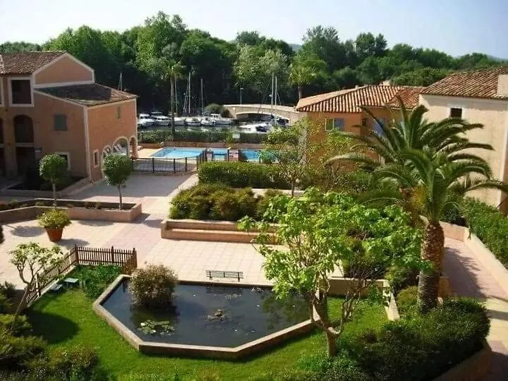 Apartment 2 Bedrooms, 15 Min Walk To Beach, Ac, Pool & Fiber Internet In A Quiet, Private Gated Domain 5Kms To St Tropez Cogolin France